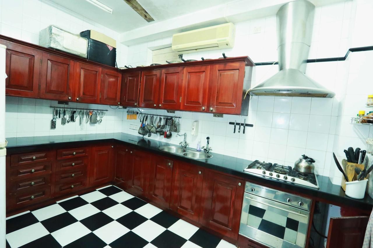 Villa Kusum Хиккадува Экстерьер фото