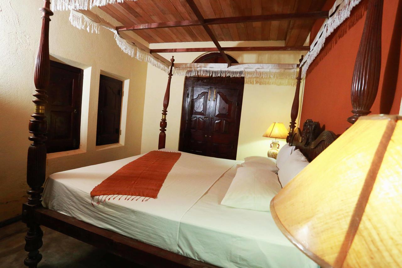 Villa Kusum Хиккадува Экстерьер фото
