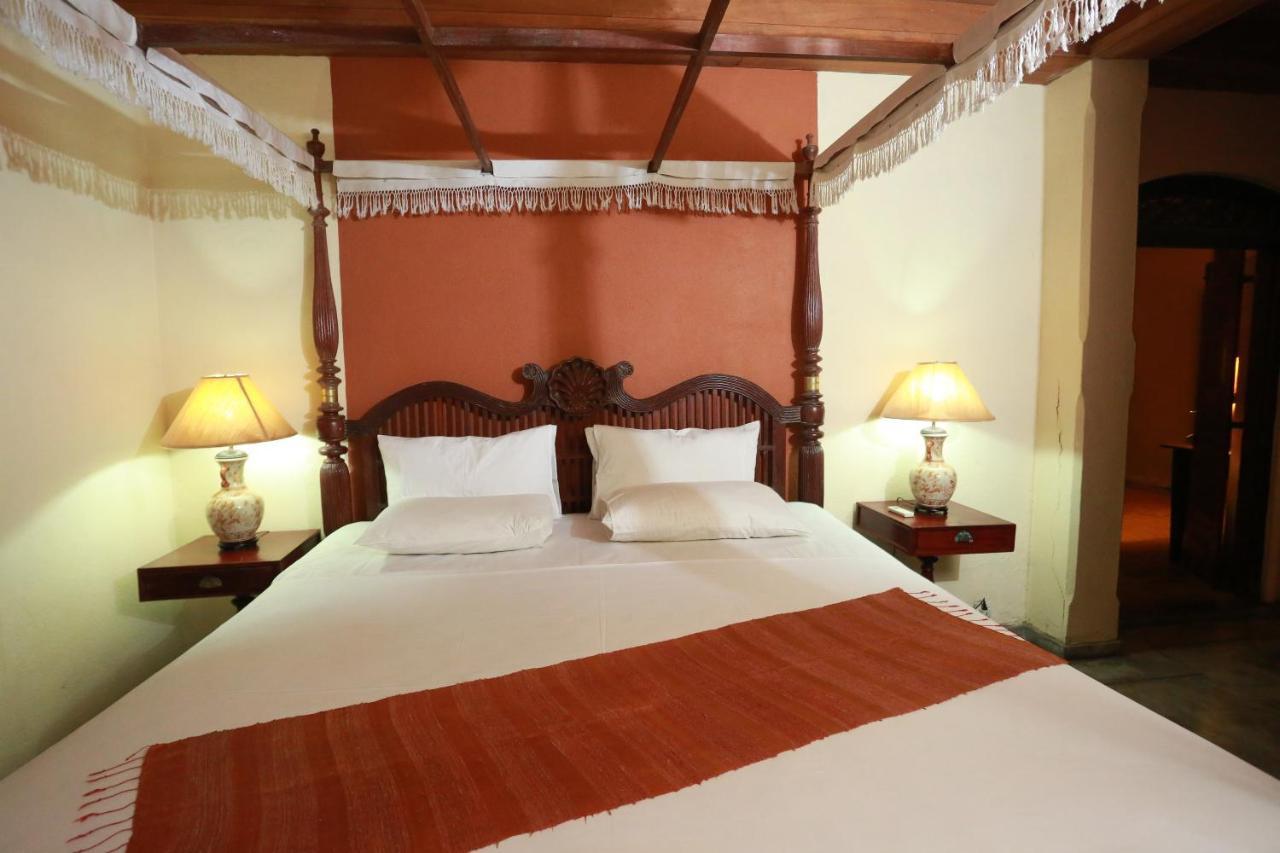 Villa Kusum Хиккадува Экстерьер фото