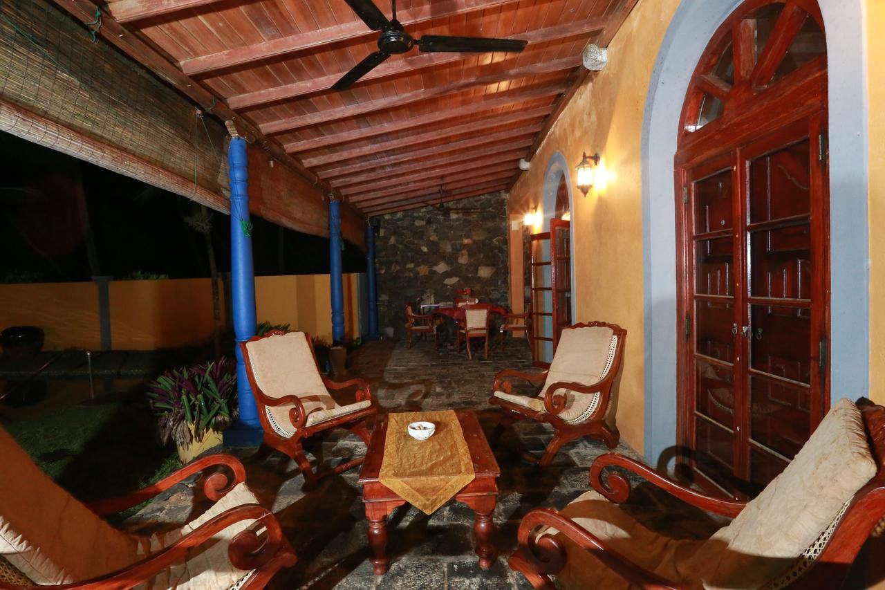 Villa Kusum Хиккадува Экстерьер фото