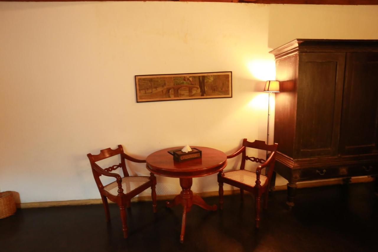 Villa Kusum Хиккадува Экстерьер фото