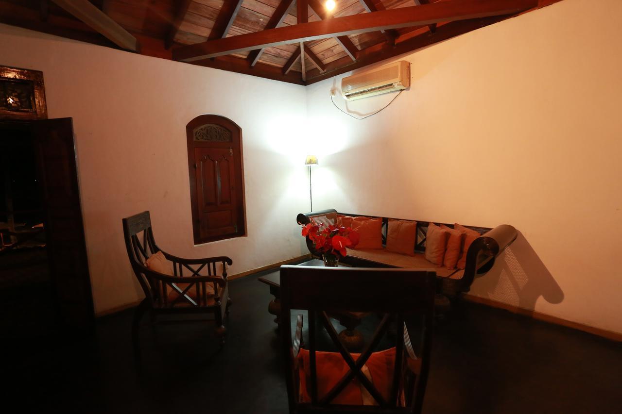 Villa Kusum Хиккадува Экстерьер фото