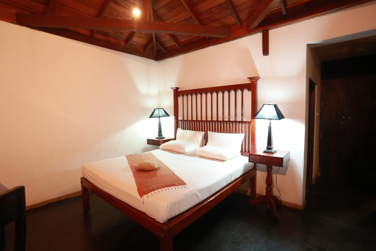 Villa Kusum Хиккадува Экстерьер фото