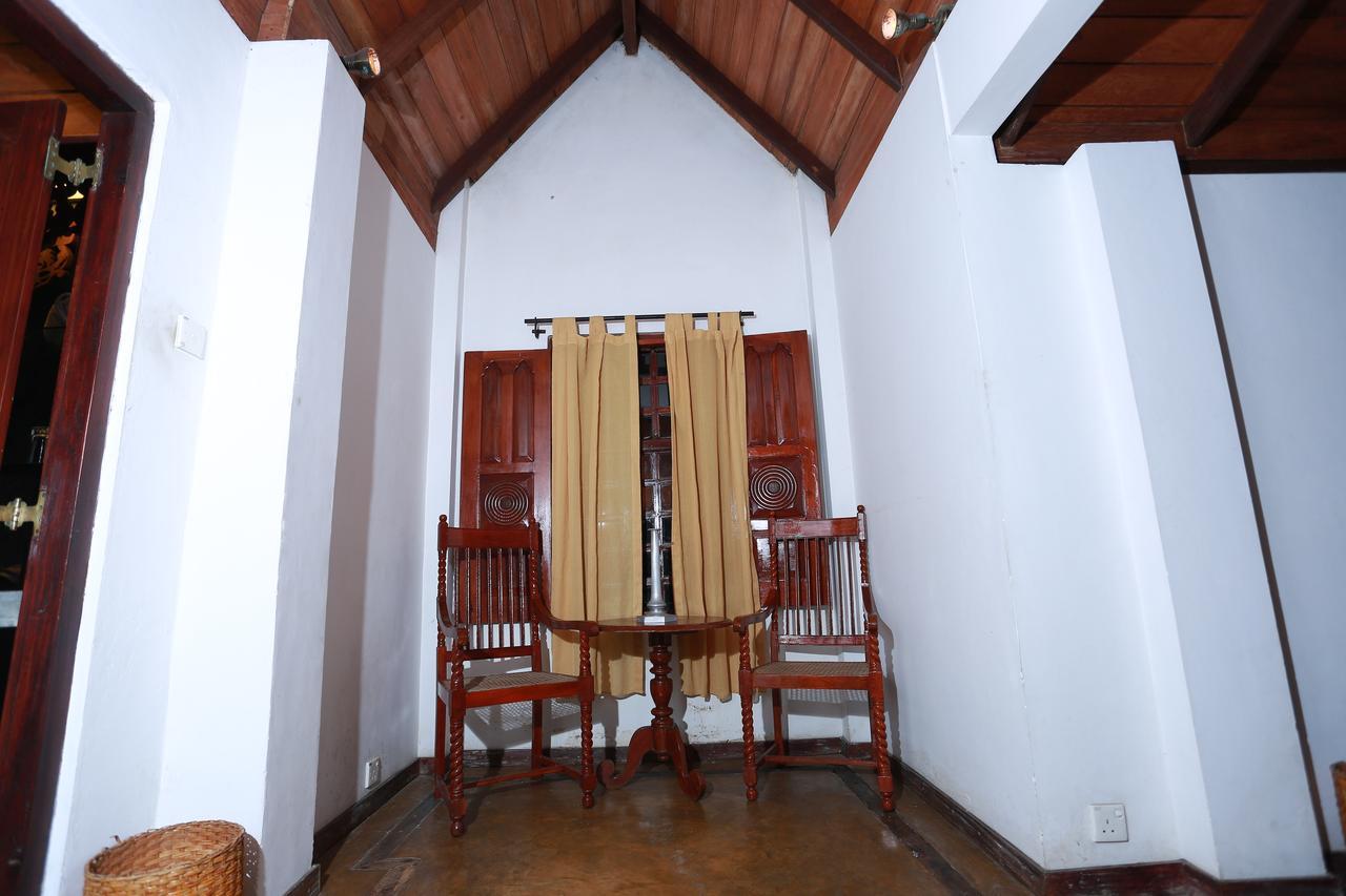 Villa Kusum Хиккадува Экстерьер фото